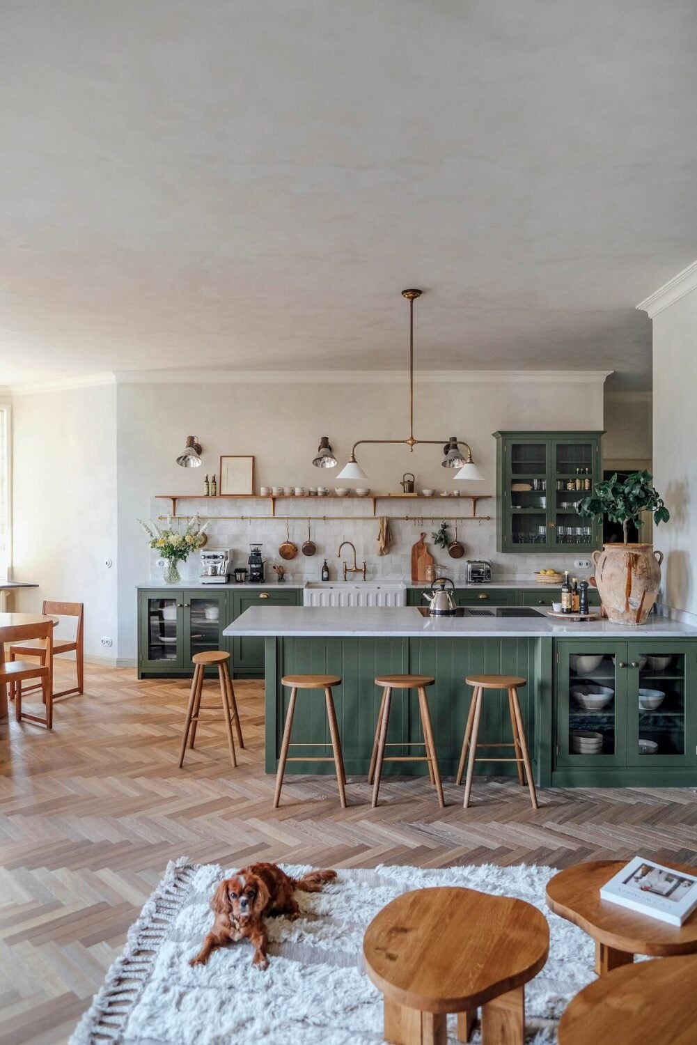A deVOL Kitchen in the St. Oak Apartment from Our Food Stories 3 3.TheRealShakerKitchen PhotographyCreditStOakApartments deVOL LOW RES A deVOL Kitchen in the St. Oak Apartment from Our Food Stories