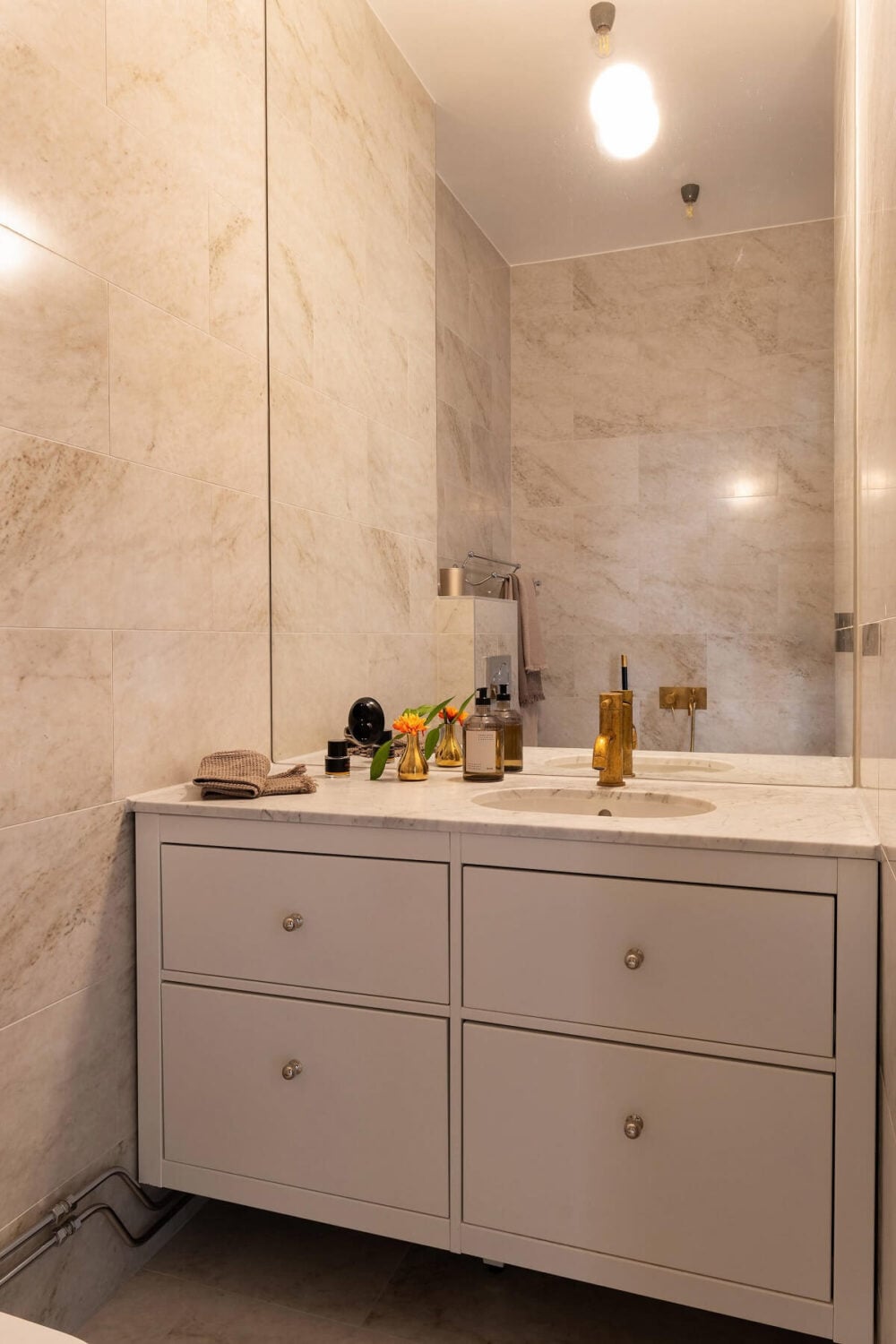 An Elegant Turn-of-the-Century Apartment in Stockholm 29 bathroom vanity
