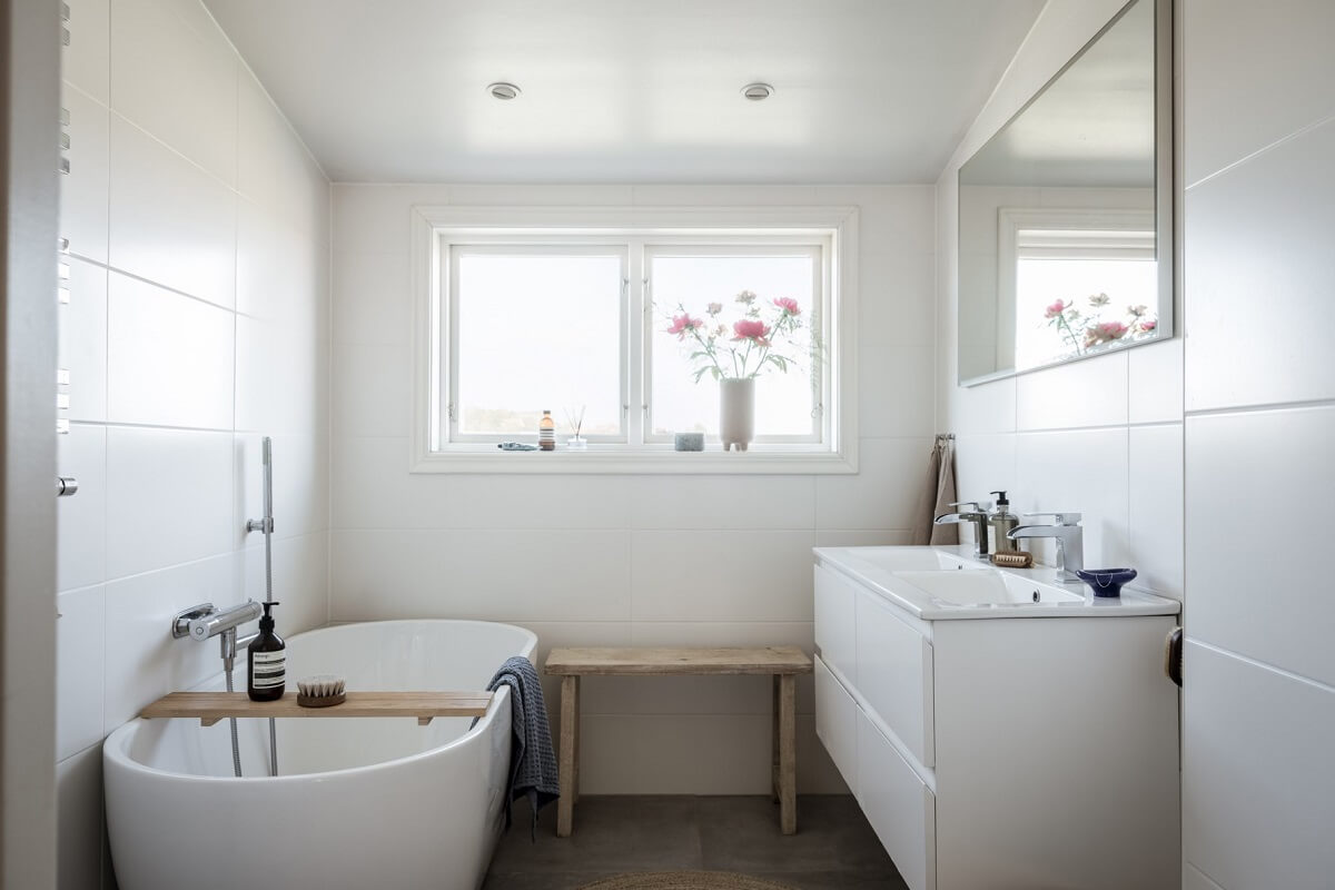 A Pink Swedish House with a Lovely Garden 22 bathroom