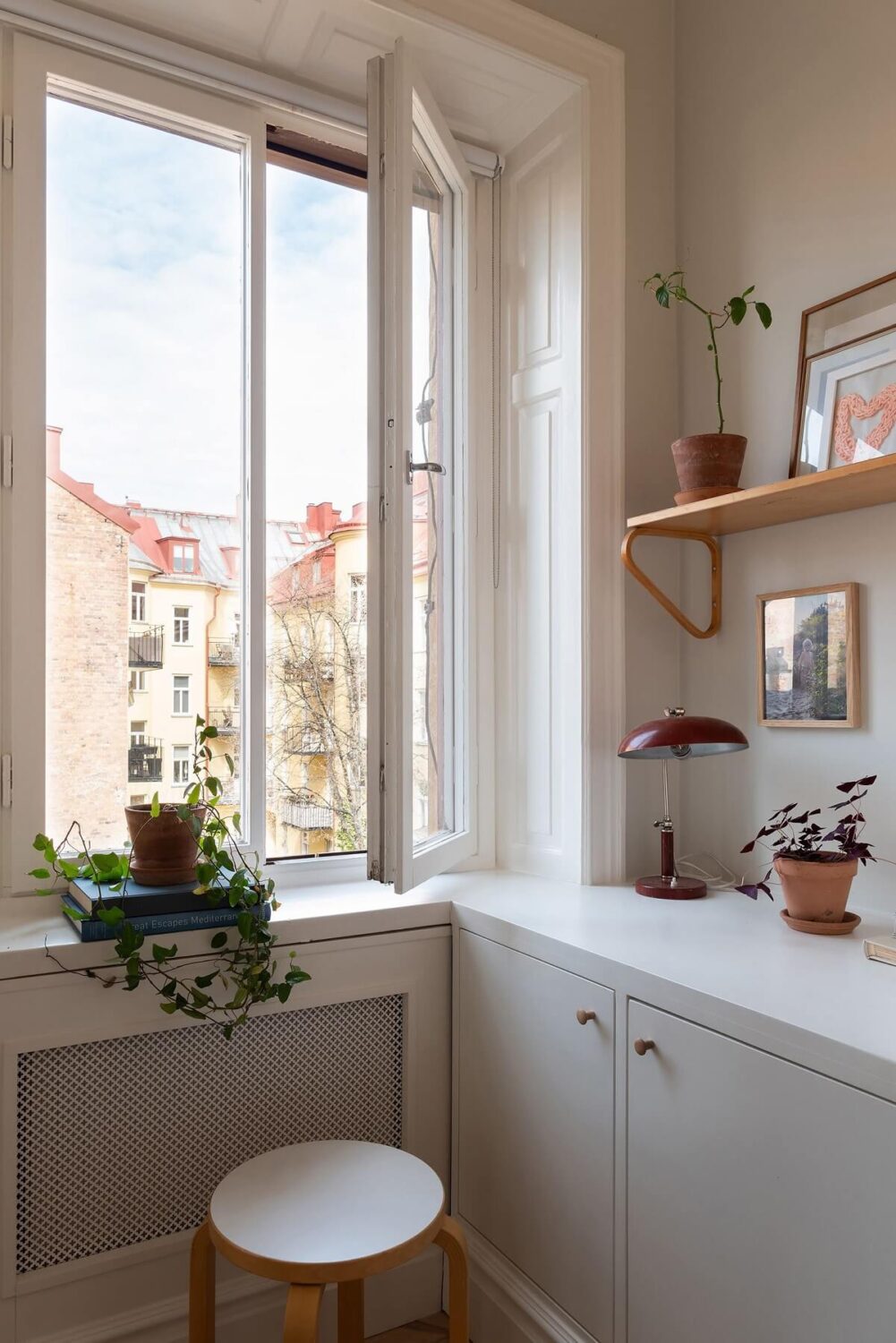 Light Rooms in a Renovated Historic Apartment in Stockholm 17 bedroom detail