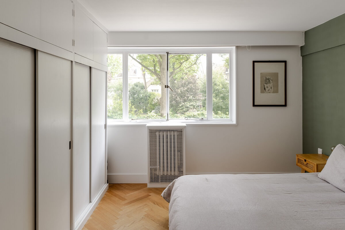 High Ceilings in a Light London Apartment 10 bedroom with green feature wall nordroom