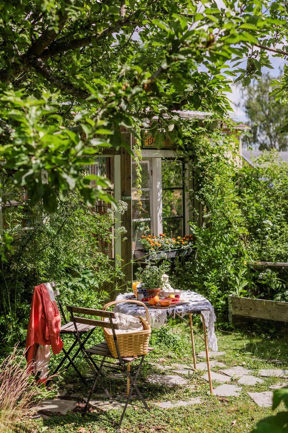 A Historic Swedish Country House with a Beautiful Garden 26 bistro table garden
