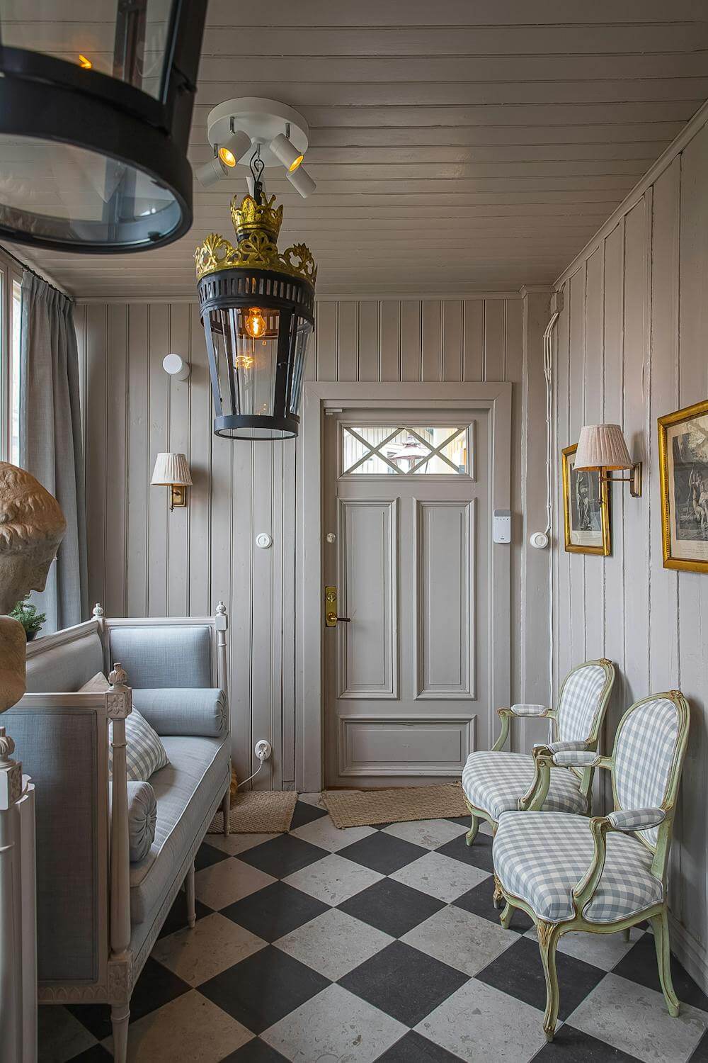 A Classic and Luxurious Lakeside Home in Sweden 1 checkerboard floor hall luxurious summer house sweden nordroom