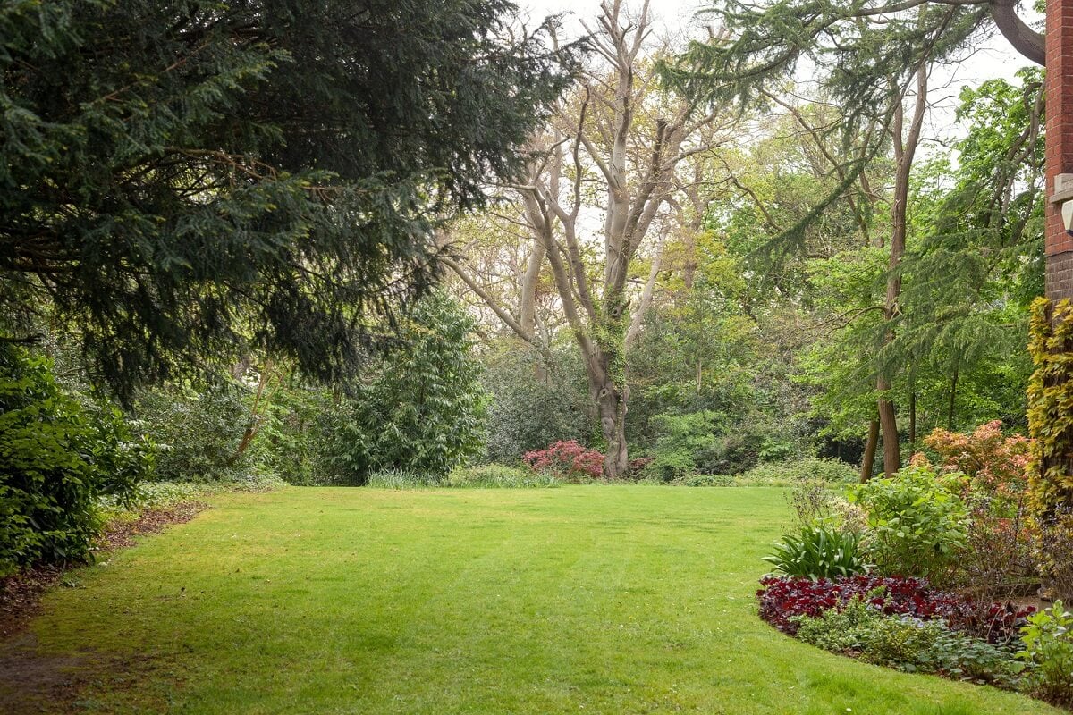 Charming Cottage Style in a London Maisonette 18 communal garden