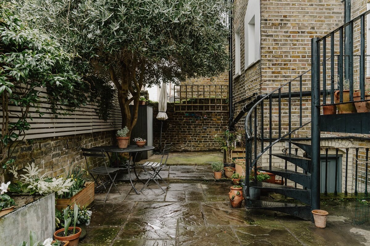 Neutral Tones and Original Features in an English Townhouse 16 courtyard garden