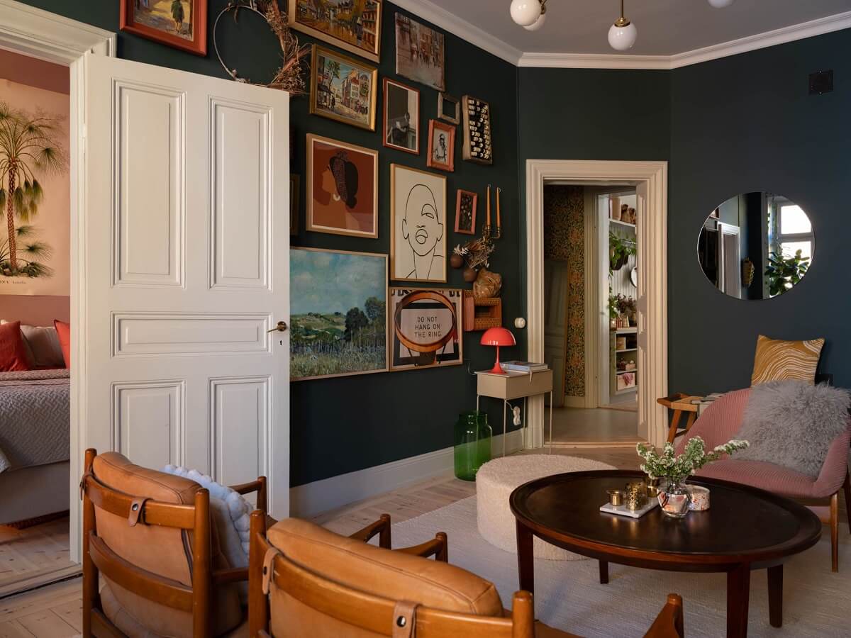 Light and Dark Tones in a Stunning Apartment 8 dark blue sitting room