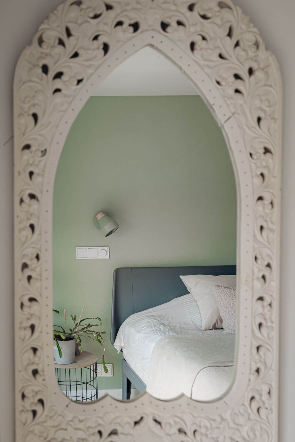 A Modern Loft-Style School Conversion in Amsterdam 18 detail light green bedroom