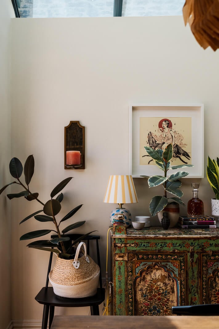 A Rich Color Palette in a Historic English Home 4 detail