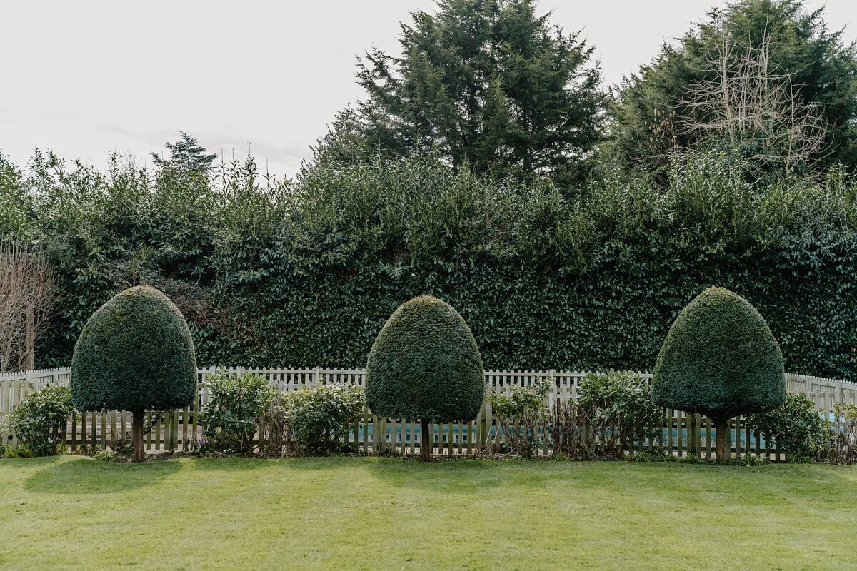 An 18th-Century Historic House with an Amazing Kitchen 27 garden