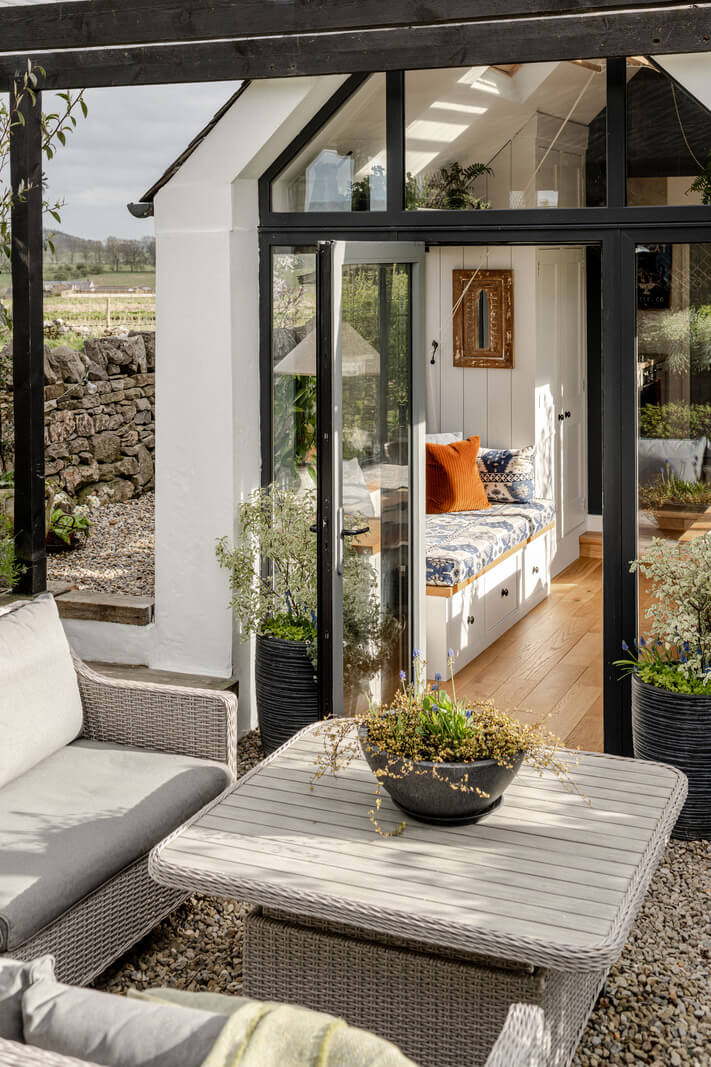 A Tiny Off-Grid House in the English Countryside 10 garden-detail