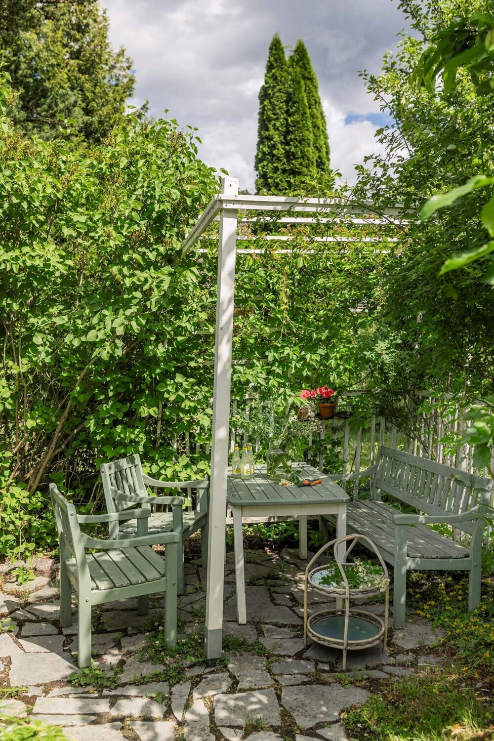 A Historic Swedish Country House with a Beautiful Garden 32 garden dining table