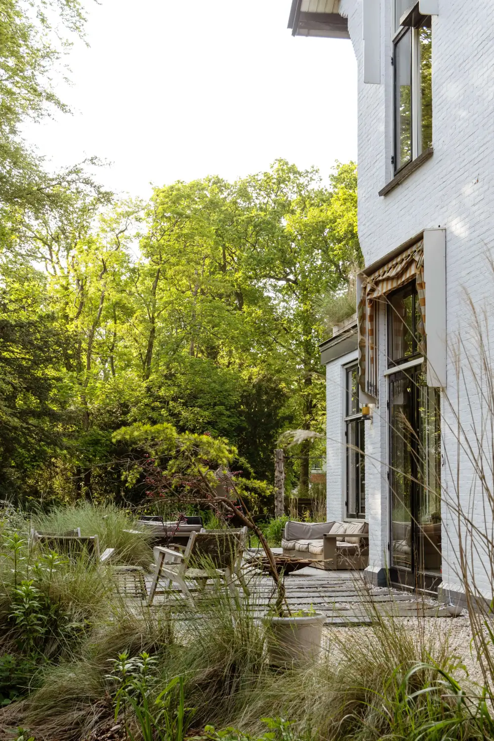 A Warm Atmosphere in a Historic Dutch Villa 32 garden-historic-villa-netherlands