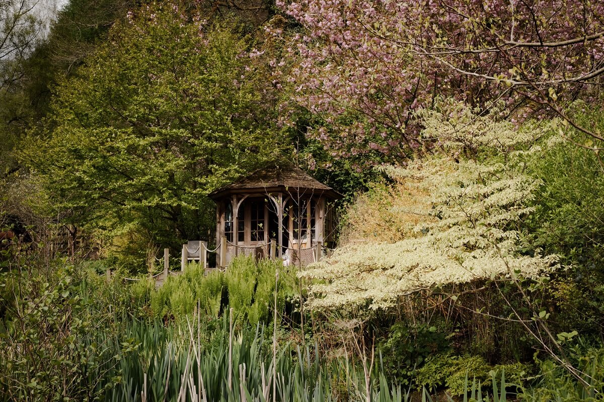 Ochre Yellow and Green Tones in a Cozy Welsh Cottage 25 garden house