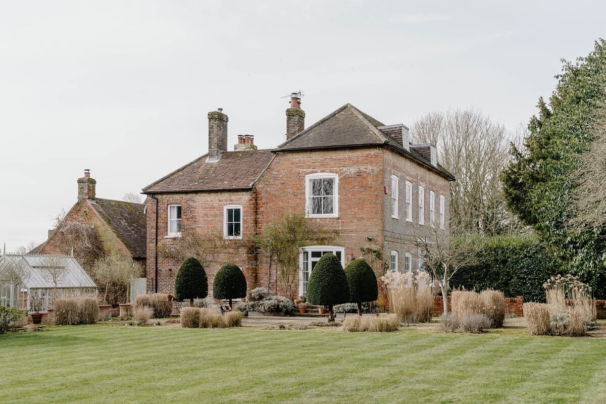 An 18th-Century Historic House with an Amazing Kitchen 28 garden with historic house