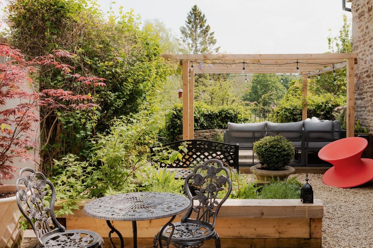 A Rich Color Palette in a Historic English Home 28 garden with view
