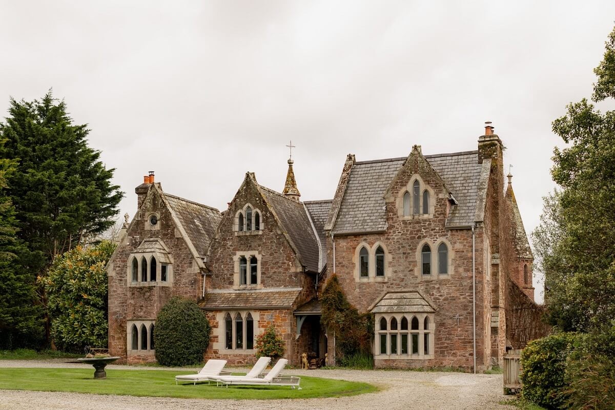 A Charming Gothic-Style Home with Original Details 36 gothic historic house cornwall A Charming Gothic-Style Home with Original Details