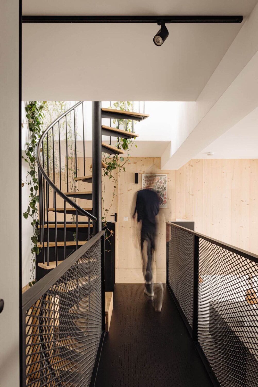 A Modern Loft-Style School Conversion in Amsterdam 16 hallway