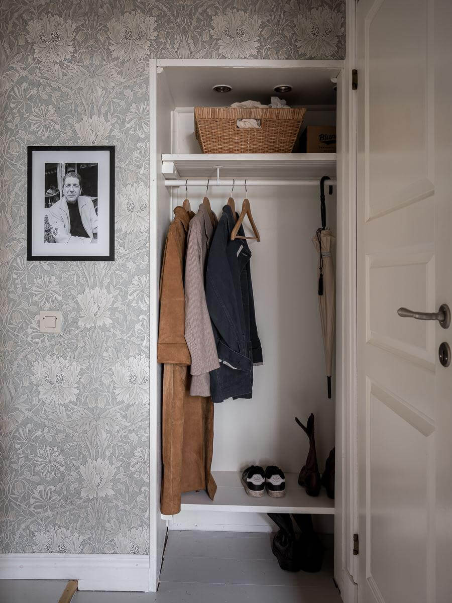 A Light Two Bedroom Apartment in Gothenburg 27 hallway niche for coat and shoe storage nordroom