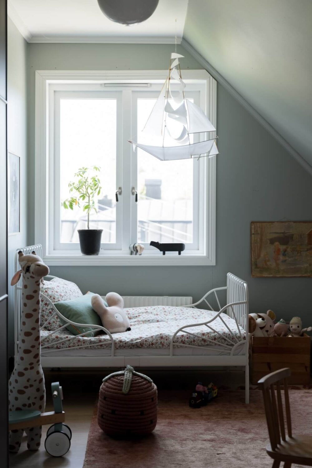 A Pink Swedish House with a Lovely Garden 20 kids bedroom