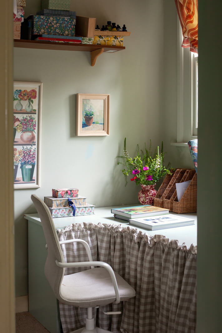 Charming Cottage Style in a London Maisonette 11 kids bedroom