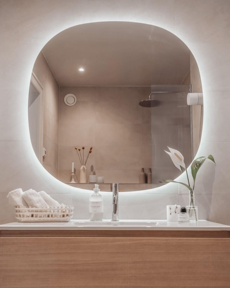 A Serene and Luxurious Apartment in Stockholm 16 large lighted mirror A Serene and Luxurious Apartment in Stockholm