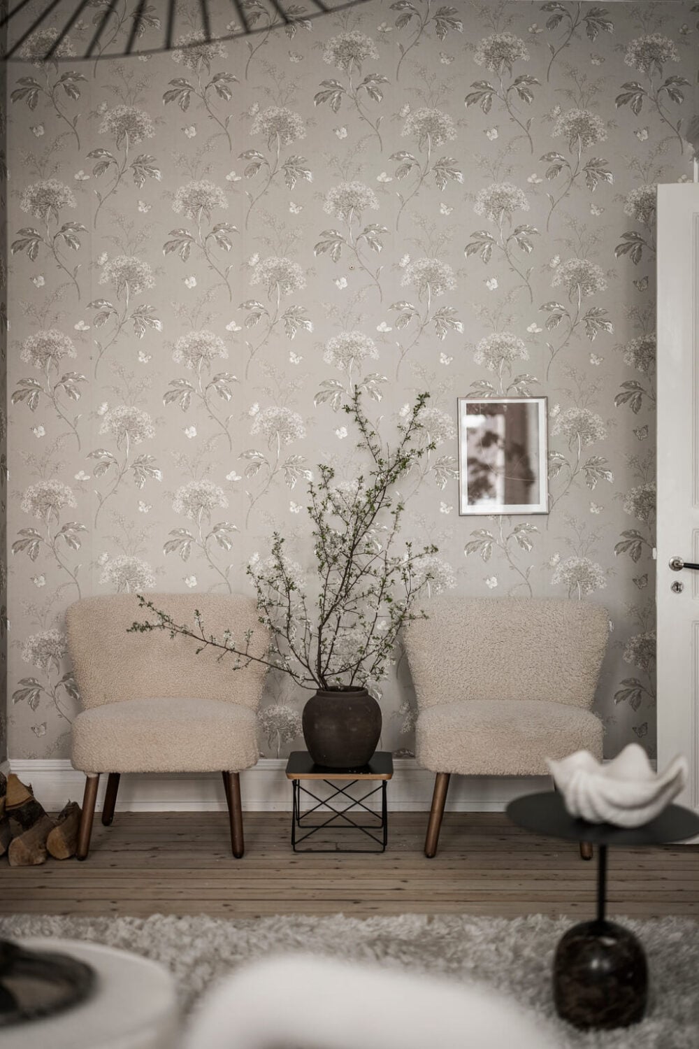 Wallpaper and Historic Charm in a Swedish Apartment 9 living room detail