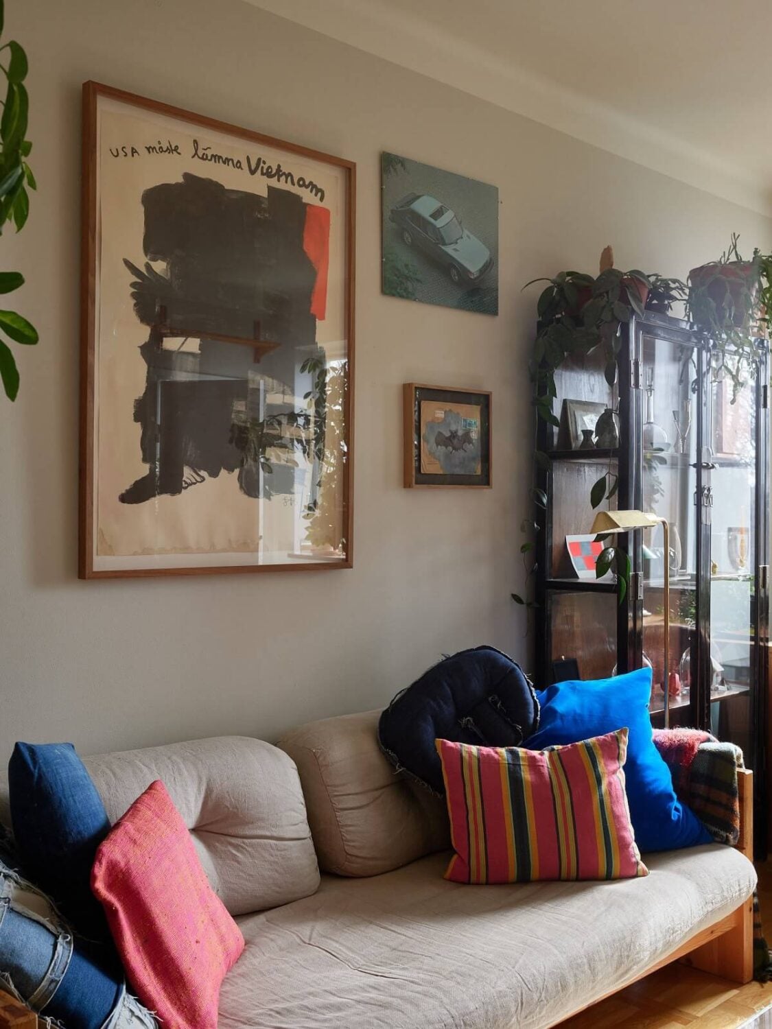 A Swedish Apartment with a Restored Original Kitchen 4 living room detail