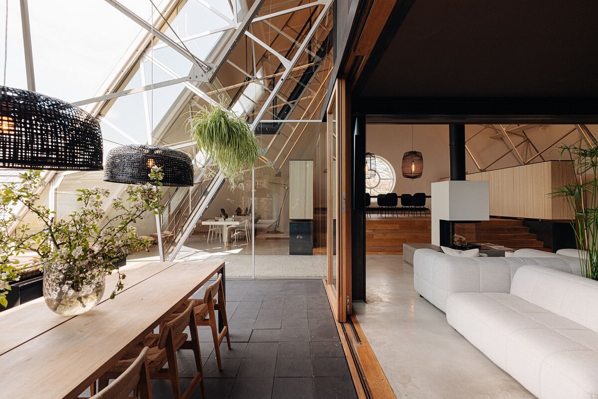 A Luxurious Loft in a Former Amsterdam Church Building 3 luxurious loft with glass ceiling nordroom