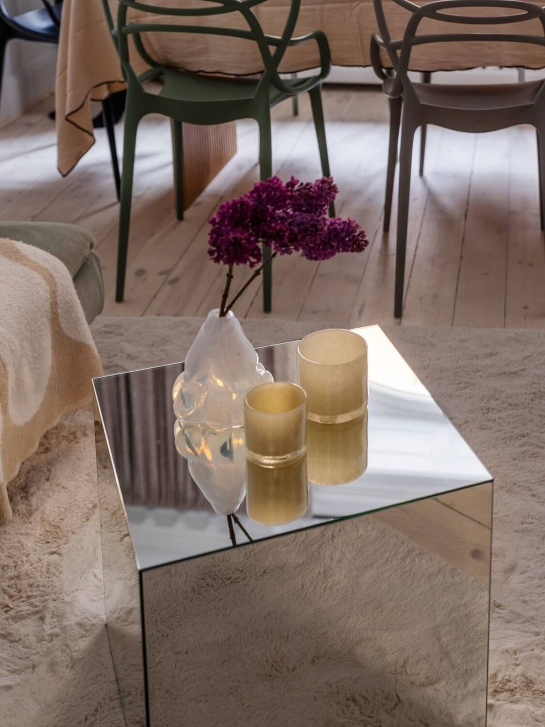 A Small, Tastefully Renovated Apartment in Stockholm 4 mirror cube coffee table