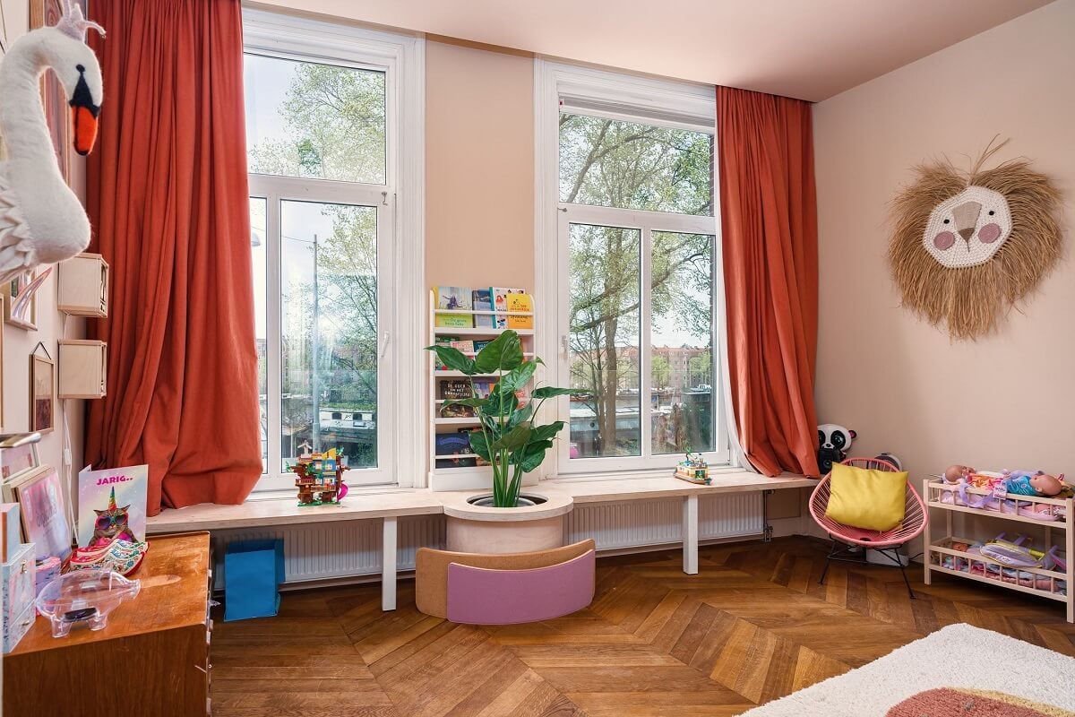 A Colorful Family Home with Open-Plan Spaces in Amsterdam 19 pink children bedroom