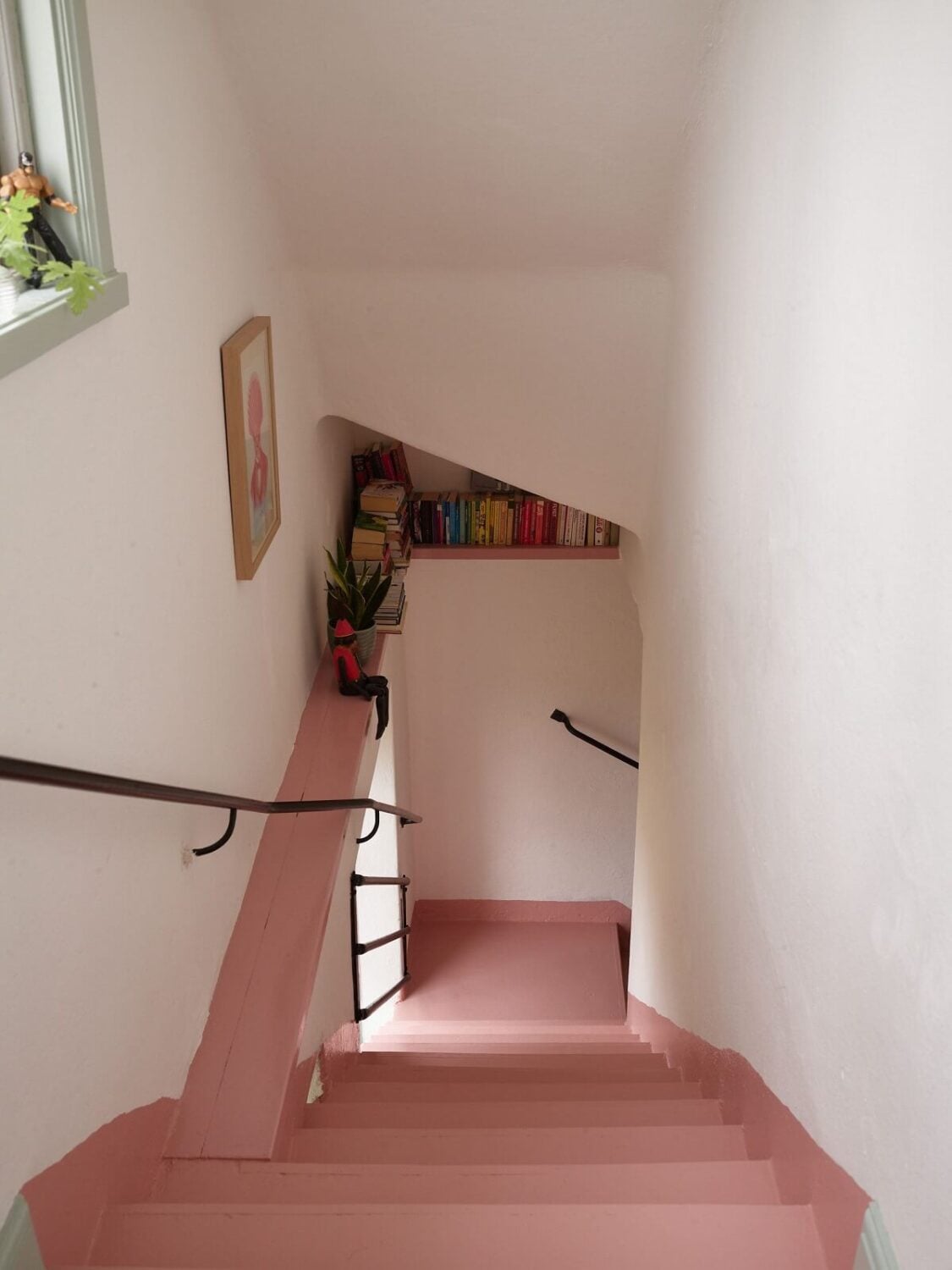 A Charming School Conversion in Sweden 24 pink staircase