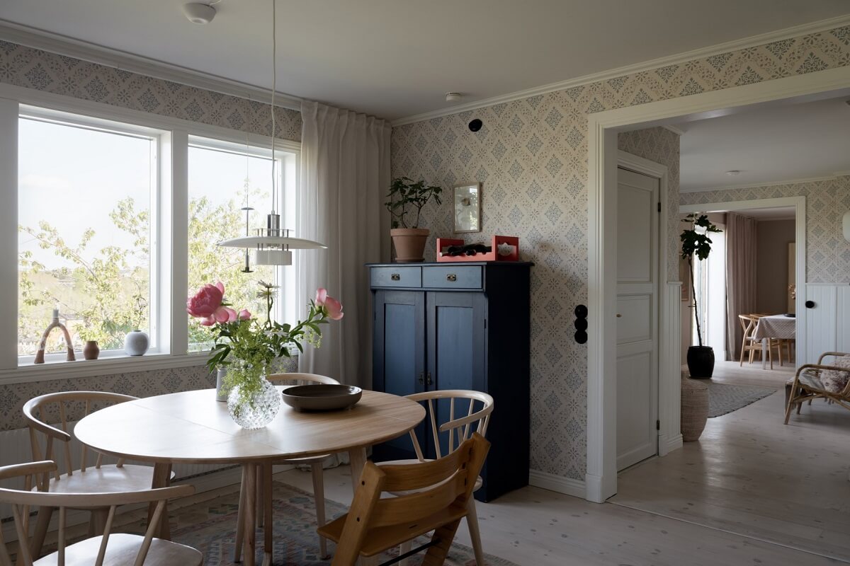 A Pink Swedish House with a Lovely Garden 10 round dining table