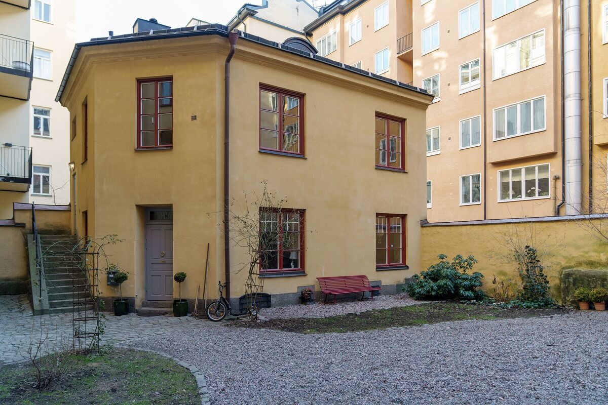 A Unique Courtyard Home in Stockholm 14 small courtyard house stockholm A Unique Courtyard Home in Stockholm
