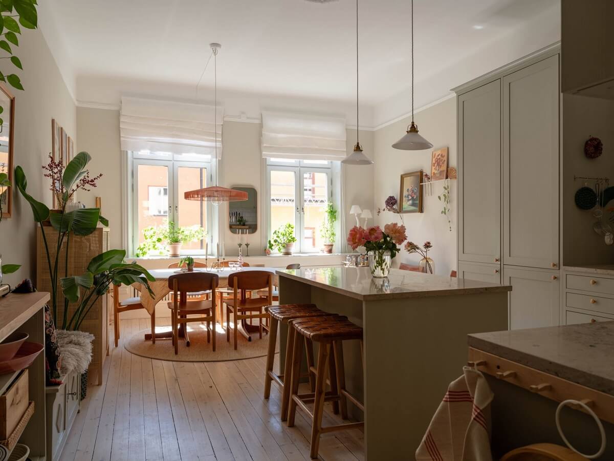 Light and Dark Tones in a Stunning Apartment 19 social kitchen