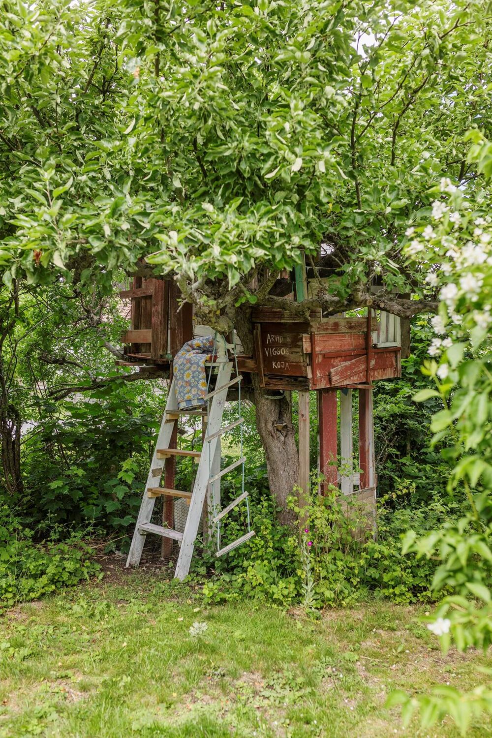 A Historic Swedish Country House with a Beautiful Garden 29 tree house