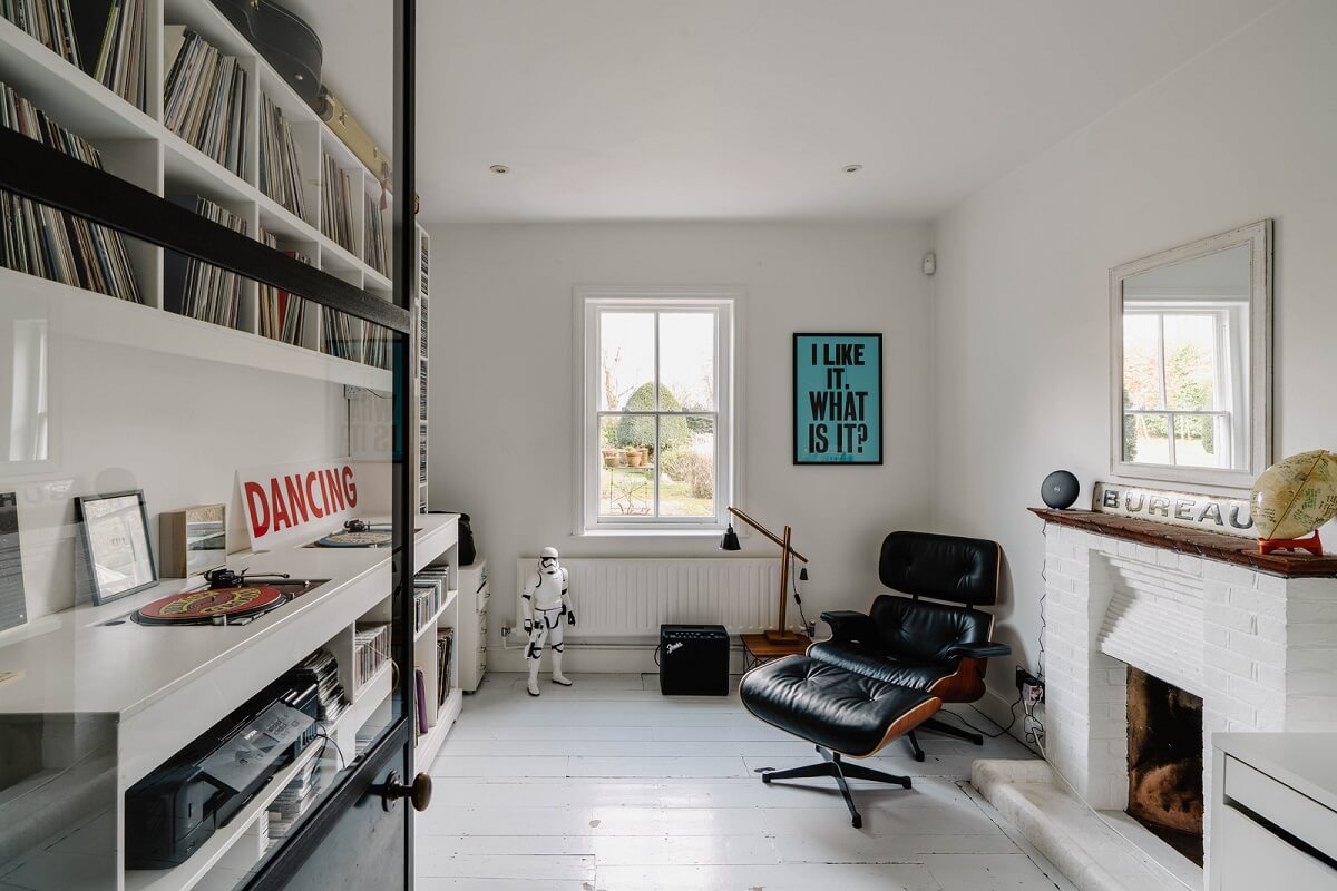 An 18th-Century Historic House with an Amazing Kitchen 19 whtie home office