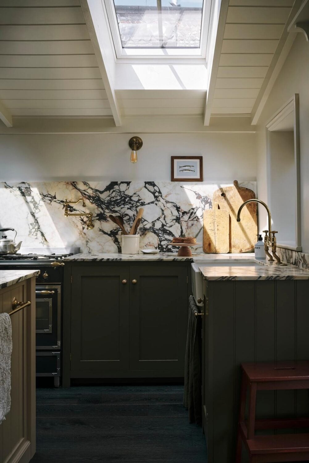 The Flint House Kitchen Extension by deVOL 10 11.TheRealShakerKitchen deVOL nordroom The Flint House Kitchen Extension by deVOL