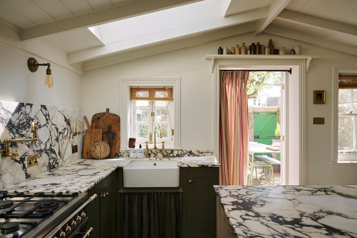 The Flint House Kitchen Extension by deVOL 4 4.TheRealShakerKitchen deVOL nordroom The Flint House Kitchen Extension by deVOL