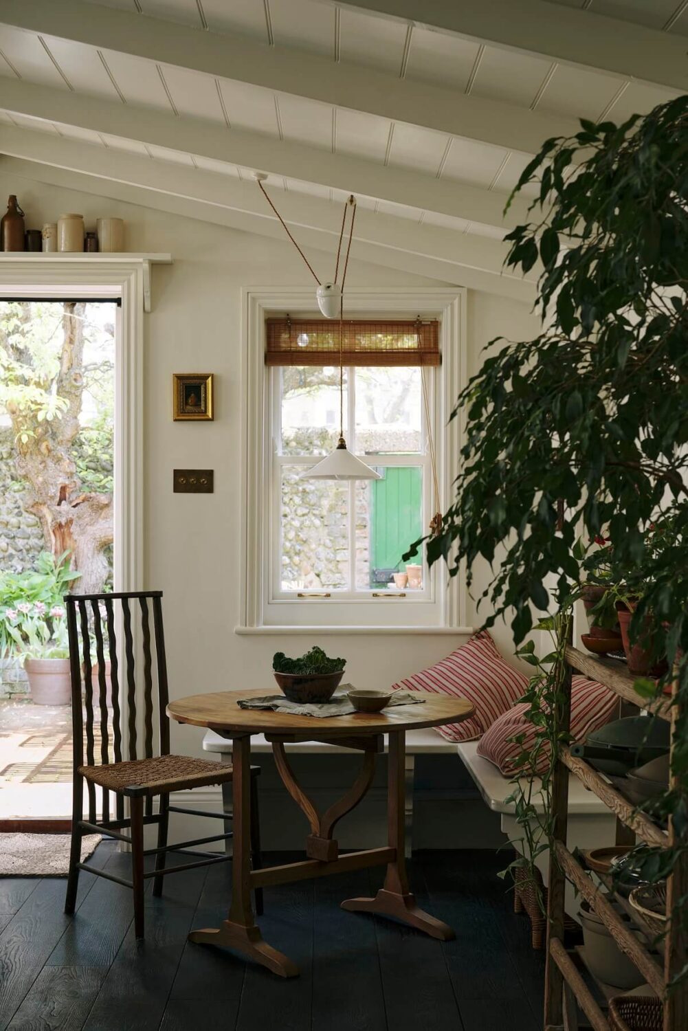The Flint House Kitchen Extension by deVOL 7 8.TheRealShakerKitchen deVOL nordroom The Flint House Kitchen Extension by deVOL