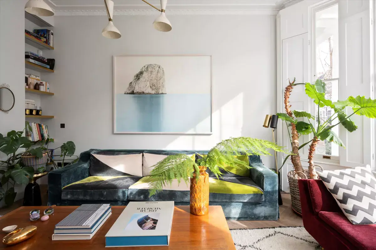 A Light Modern Home in a Historic Building Has a Colorful Bathroom 2 946192d7 b4e9 4911 8ac5 efbd7564de1a 0 A Light Modern Home in a Historic Building Has a Colorful Bathroom