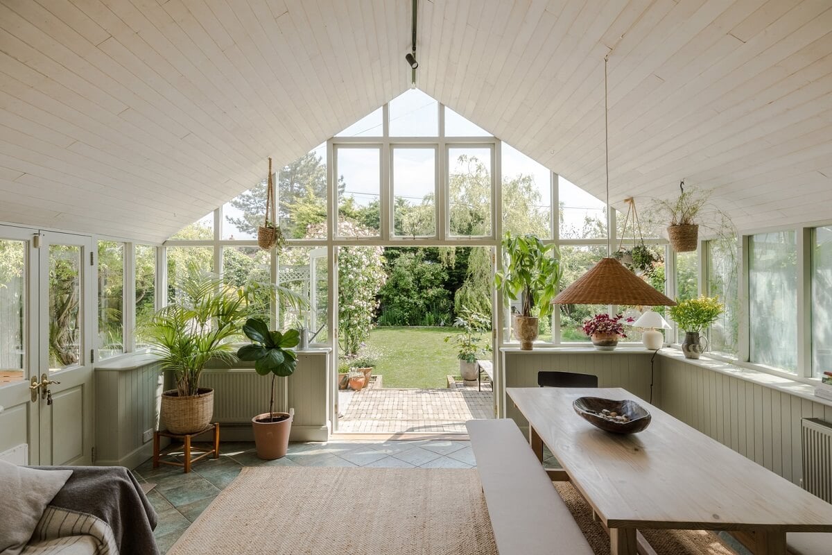 A Blend of Old and New in an English Country House 9 baddlesmere 10 A Blend of Old and New in an English Country House