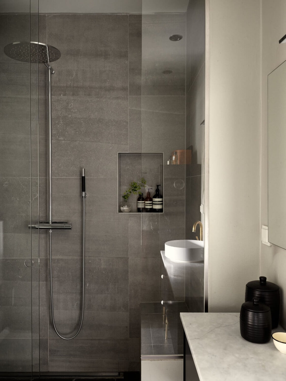 New York Vibes in a Stylish Stockholm Apartment 24 bathroom 1 New York Vibes in a Stylish Stockholm Apartment