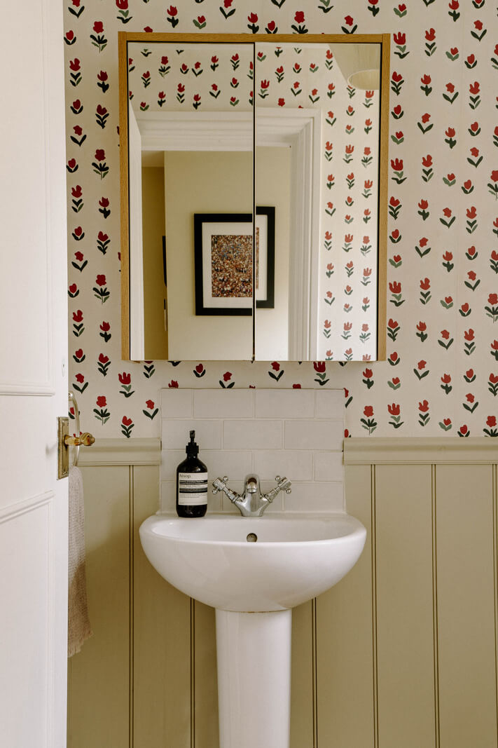 Best of 2024: Bathrooms 13 bathroom with wallpaper 1 Best of 2024: Bathrooms