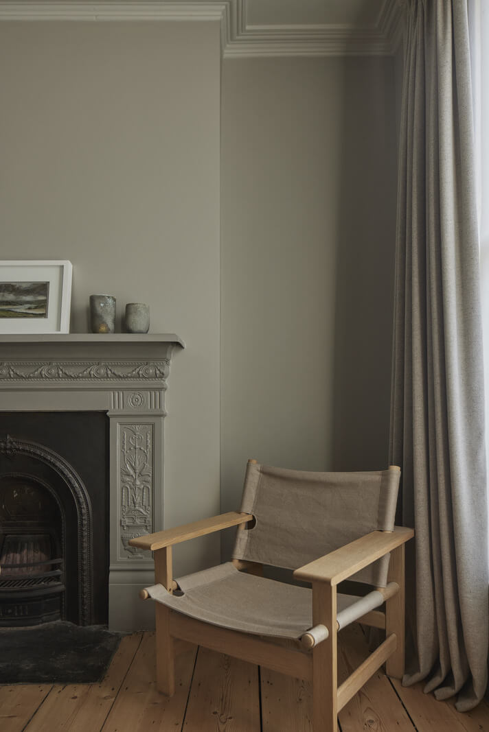 A Georgian Townhouse with a Modern Concrete Extension 24 bedroom fireplace gray walls