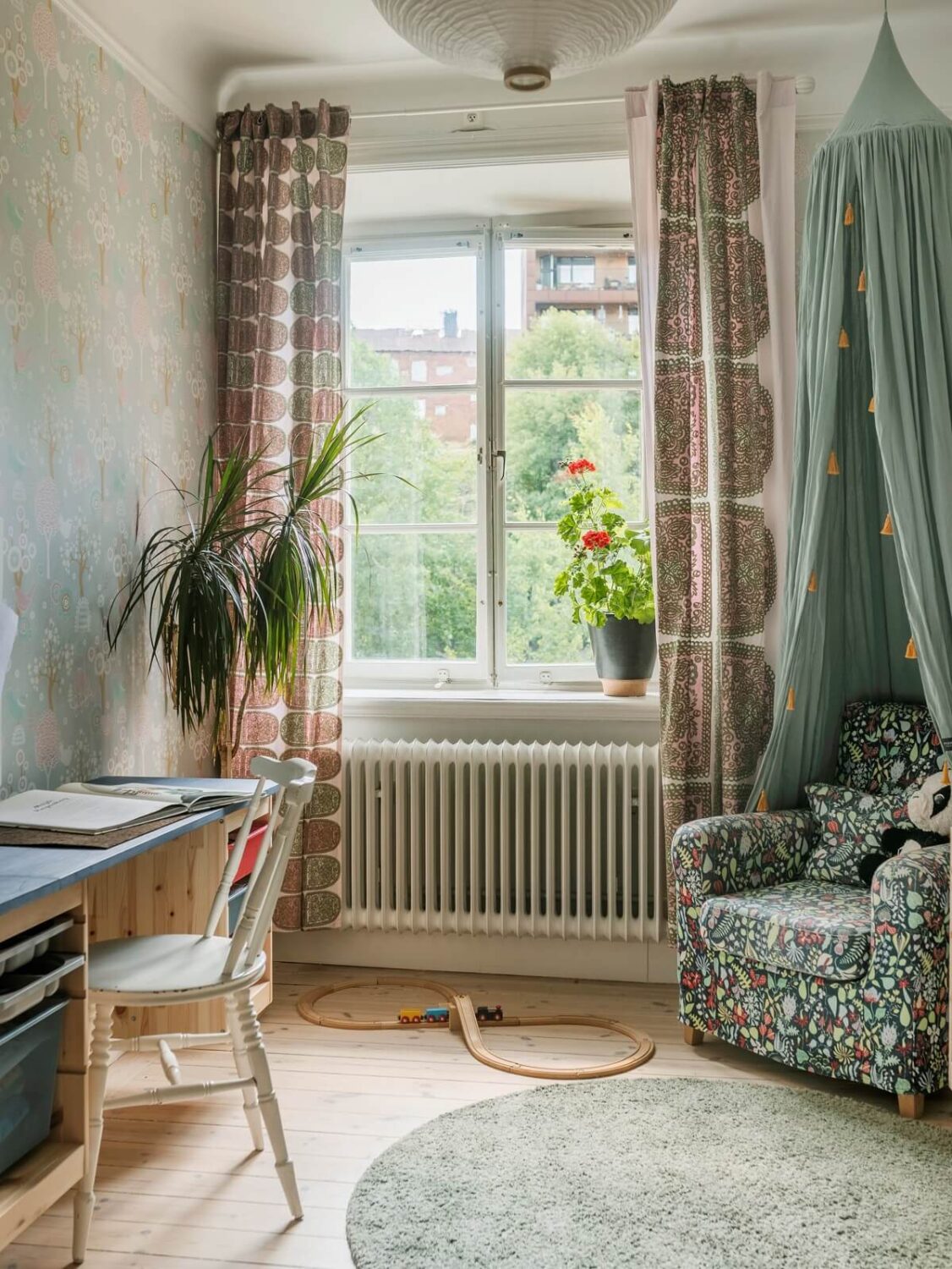 A Light Atmosphere and Wallpapers in a Swedish Apartment 21 childrens bedroom