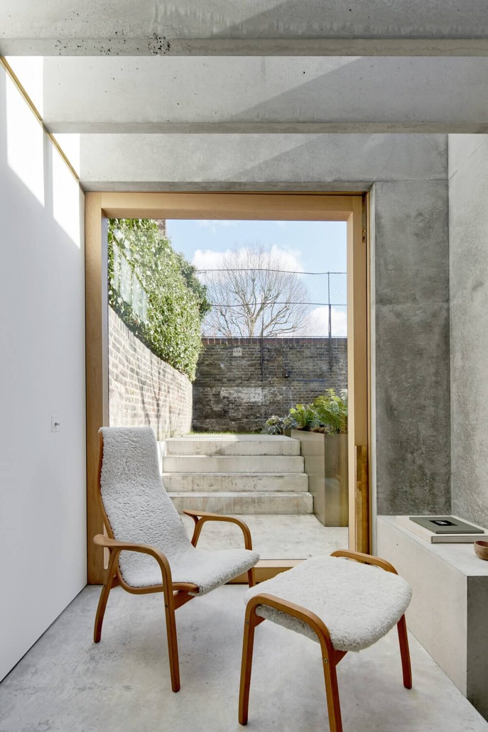 A Georgian Townhouse with a Modern Concrete Extension 9 concrete extension large window