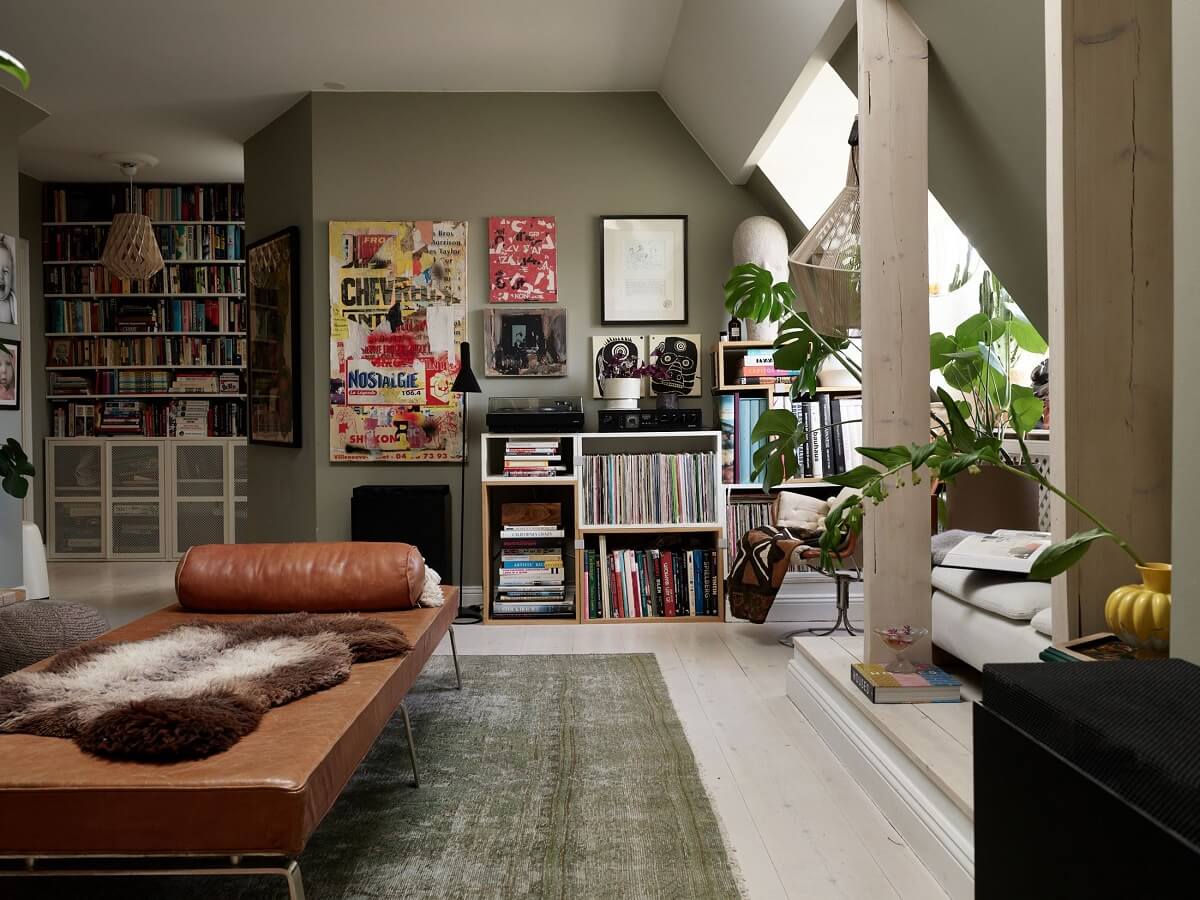 A Cozy Attic Apartment is a Charming Family Home 5 cozy attic living room