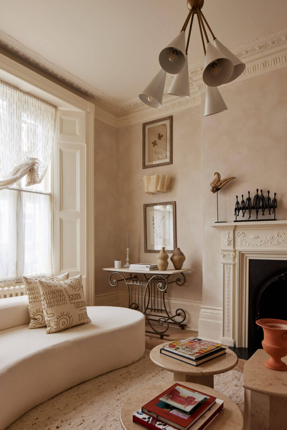 Limewash Paint and Artisan Wallpaper in a London Townhouse 13 curved sofa