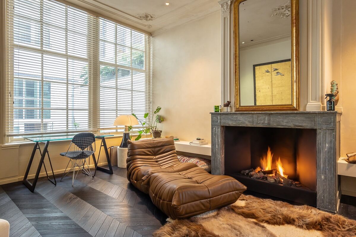 A Luxurious Apartment in an Amsterdam Canal House 15 desk and lounge chair in living room
