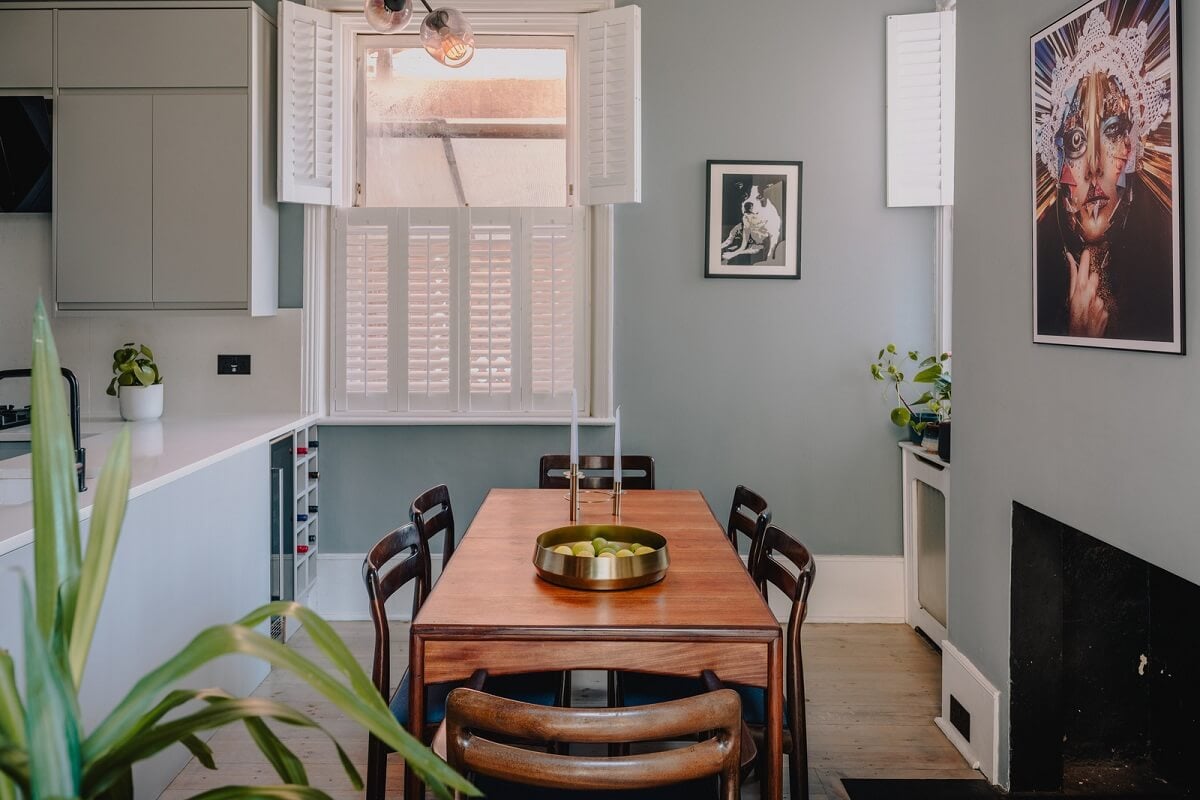 A Deep Blue Color Palette in a London Apartment 6 dining table